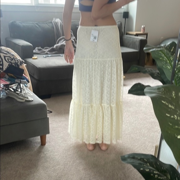 Forever 21 Cream Tiered Maxi Skirt Resort Wear - Picture 3 of 7